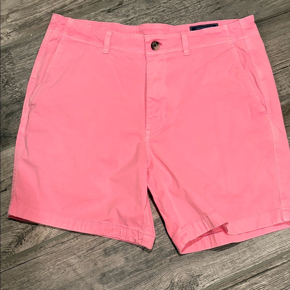 Vineyard Vines Men's lobster red Shorts 32 waist
